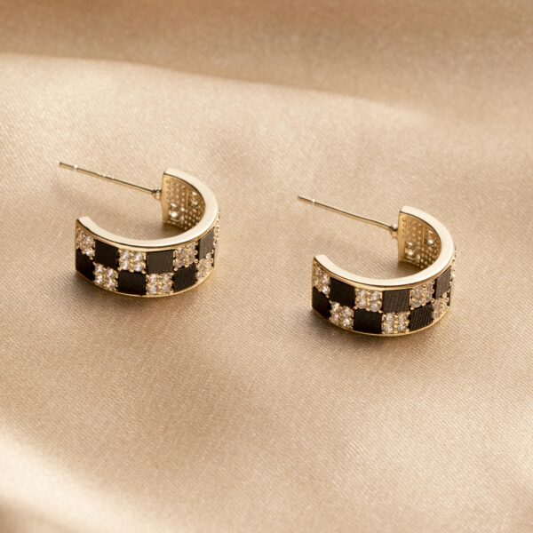 Checkered Hoops