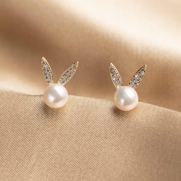 Bunny Stud with Freshwater Pearl