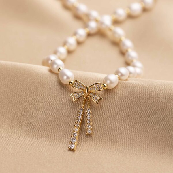 Bow with Freshwater Pearl Necklace