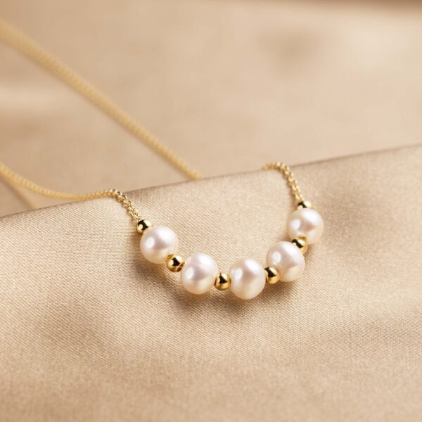 Dainty Freshwater Pearl Necklace