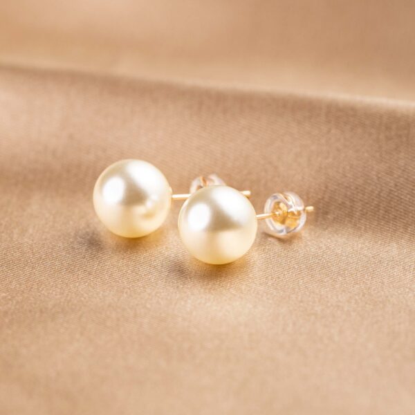 Classic Pearl Studs 10mm